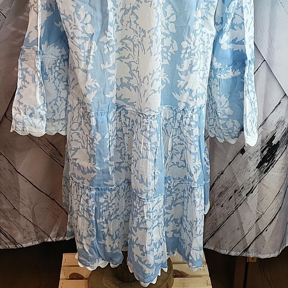 Juliet Dunn Blue and White Floral Mini Dress